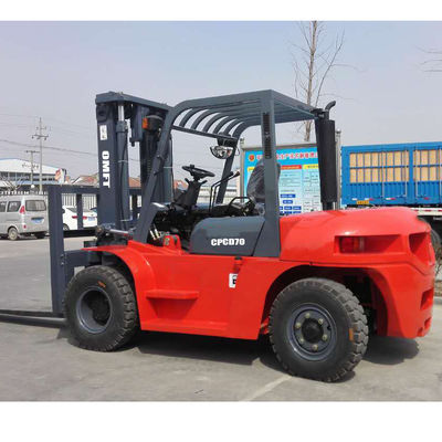 7 Ton Pneumatic or Solid Tyre Diesel Forklift with Automatic Transmission and Product