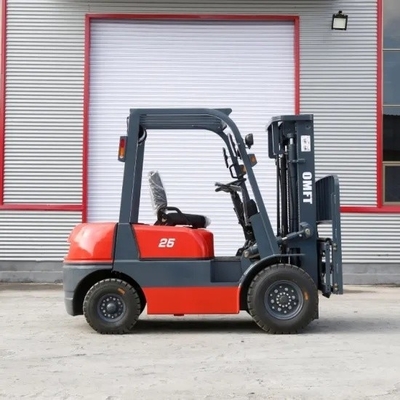 2.5ton Diesel Forklift with Automatic Transmission and Solid Tyres Lift Height 3000-7000mm