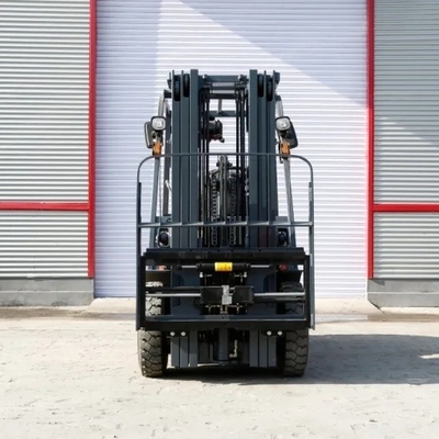 2.5ton Diesel Forklift with Automatic Transmission and Solid Tyres Lift Height 3000-7000mm