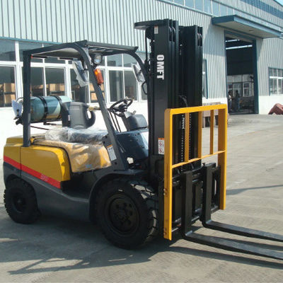 4ton Dual Fuel Forklift with Solid Tires and Side Shift Tcm Technical Petrol LPG Forklift