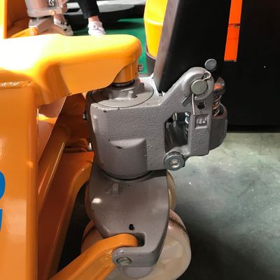 Ce ISO SGS Certified 2.0 Ton Manual Pallet Truck for Material Handling in Yellow Color