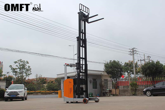 Not Adjustable Cab Location Steel and PU Reach Truck Stacker 2000kg for Industrial