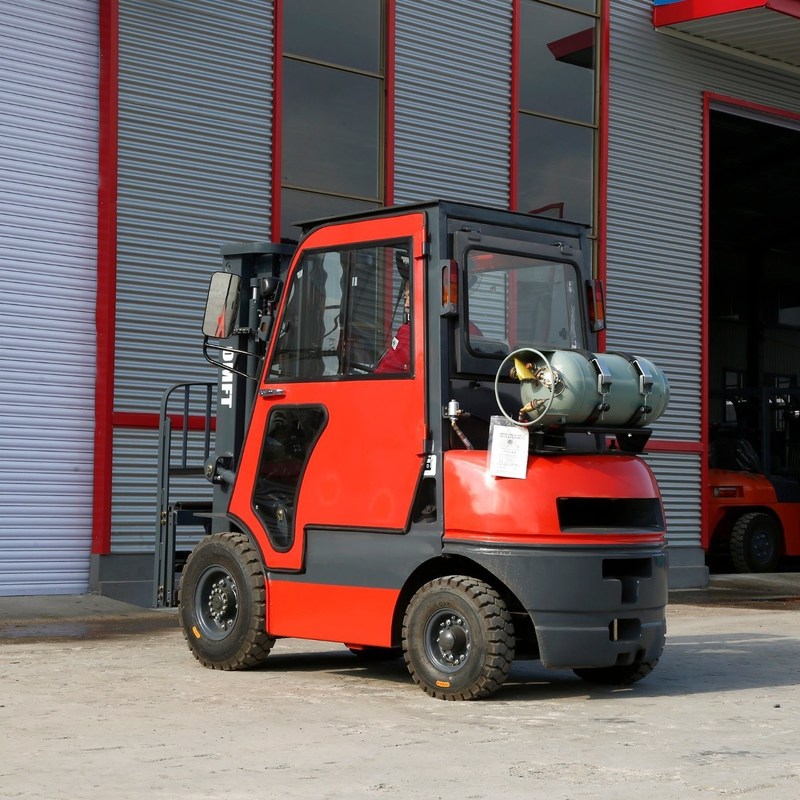 Supply 3ton LPG Forklift with Pneumatic or Solid Tyre at Affordable
